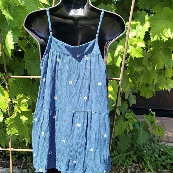 Universal Thread Flowy Summer Top NWT - Picture 5 of 12